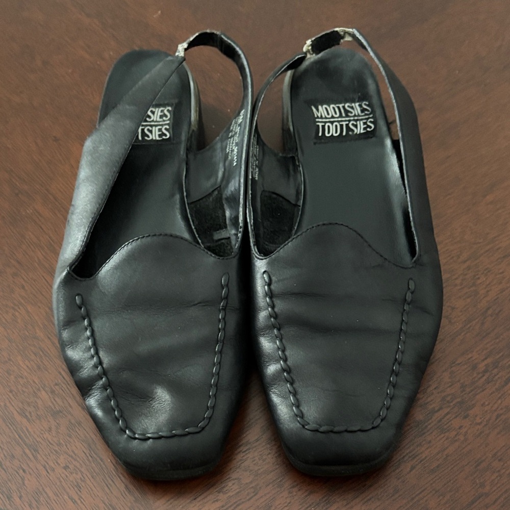 Mootsies Tootsies Black Leather Flat Slingback